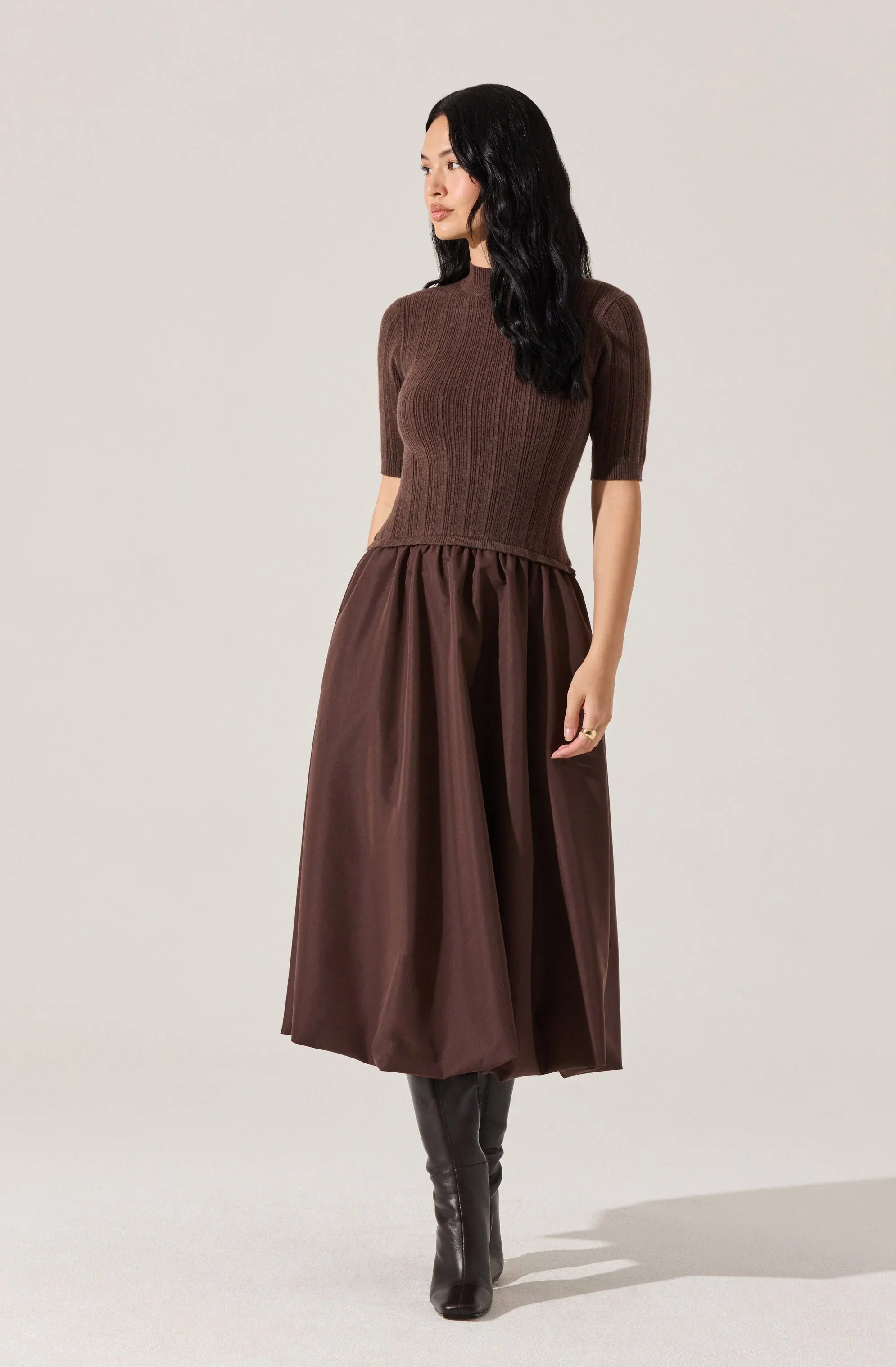 Lbruh Caerlion Contrast Knit Midi Dress
