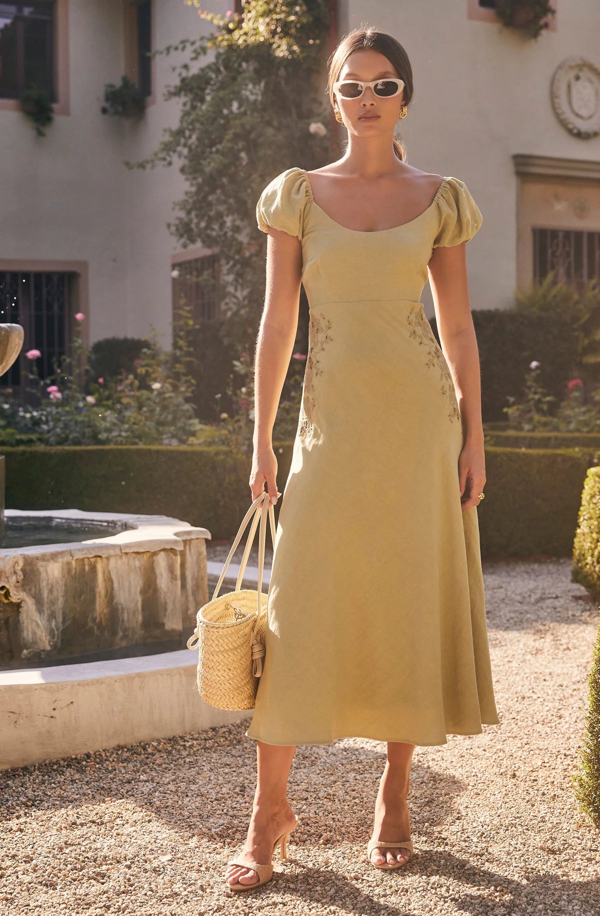 Lbruh Leocadia Embroidered Puff Sleeve Midi Dress