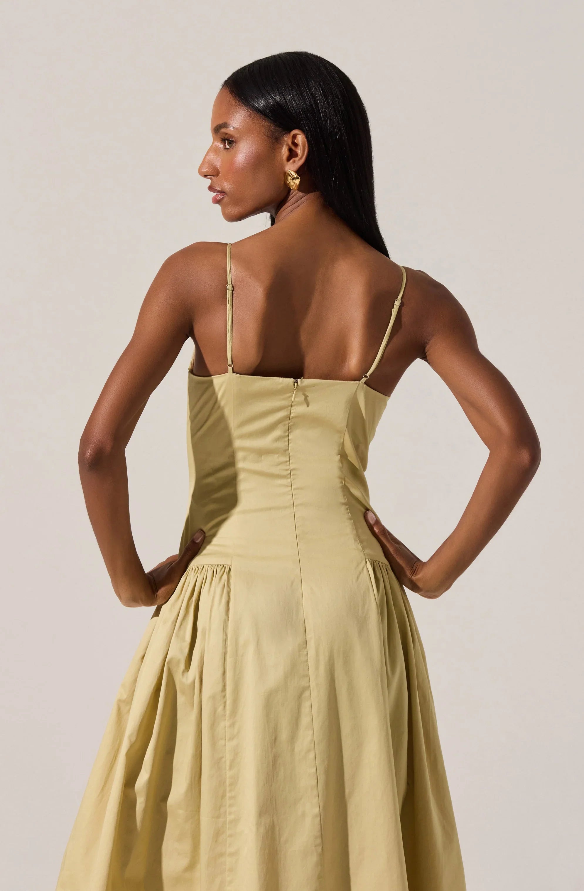 Lbruh High Square Neck Midi Dress