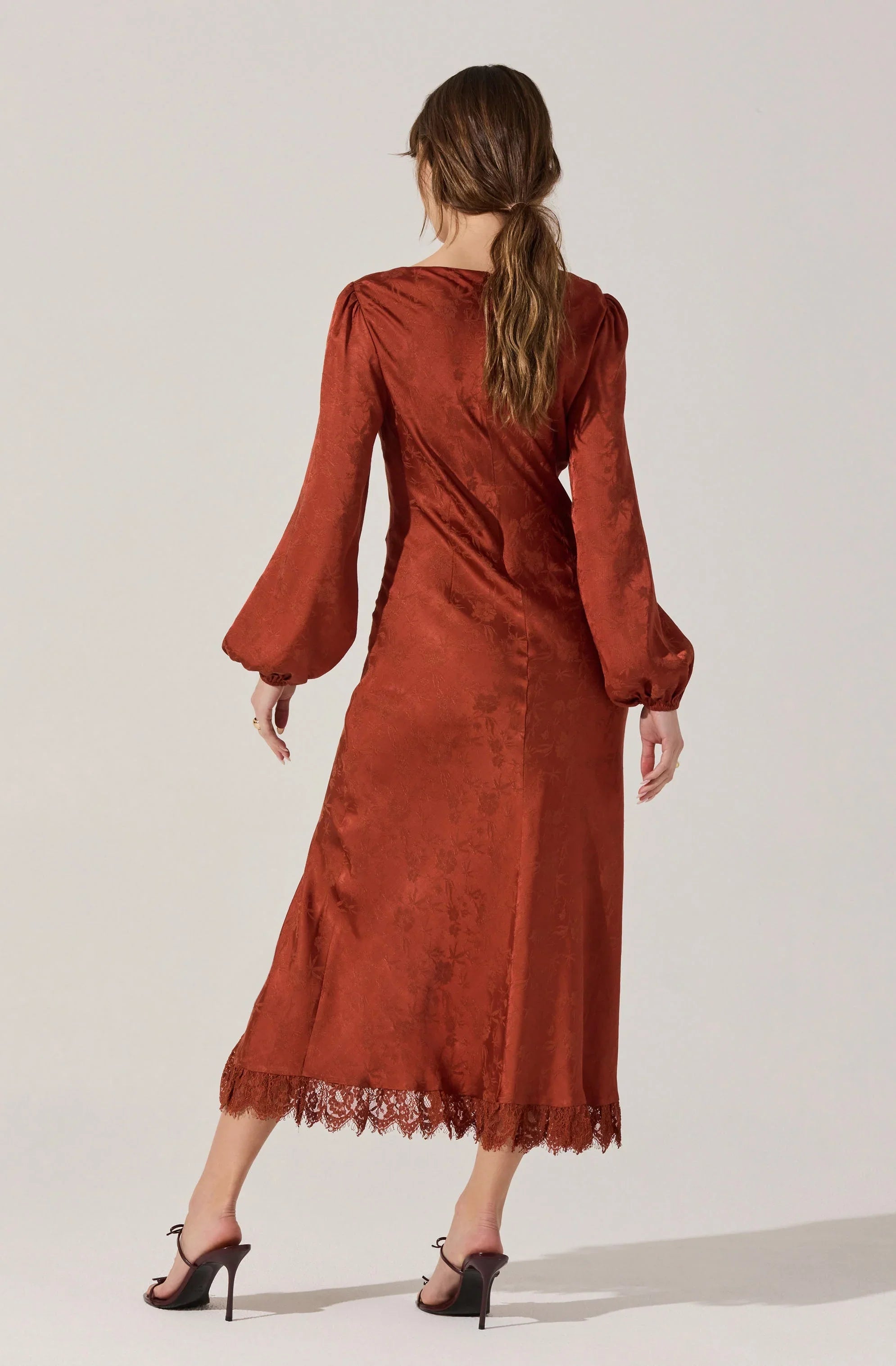 Lbruh Ilaria Floral Jacquard Midi Dress