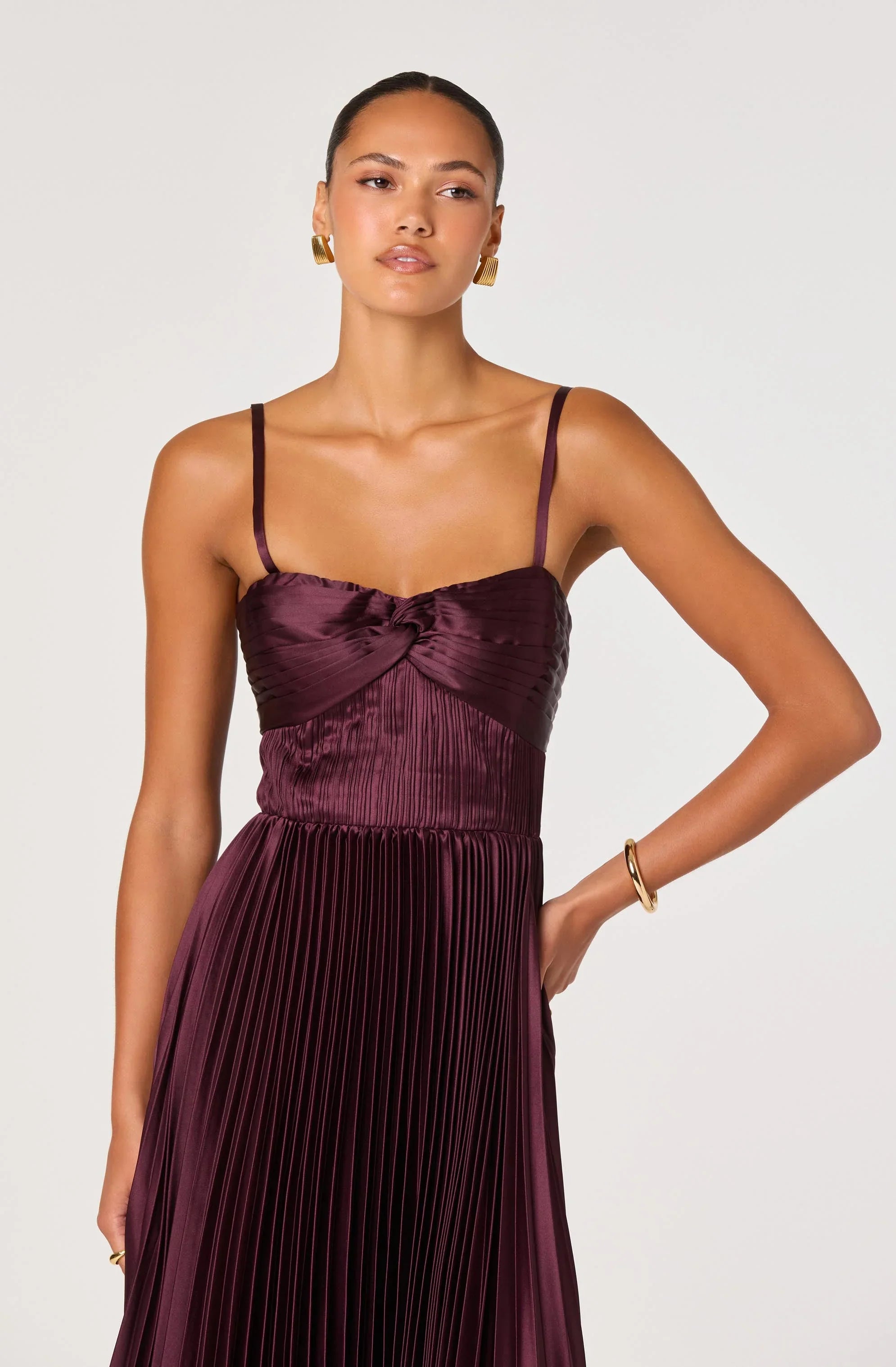 Lbruh Ascella Sweetheart Pleated Midi Dress