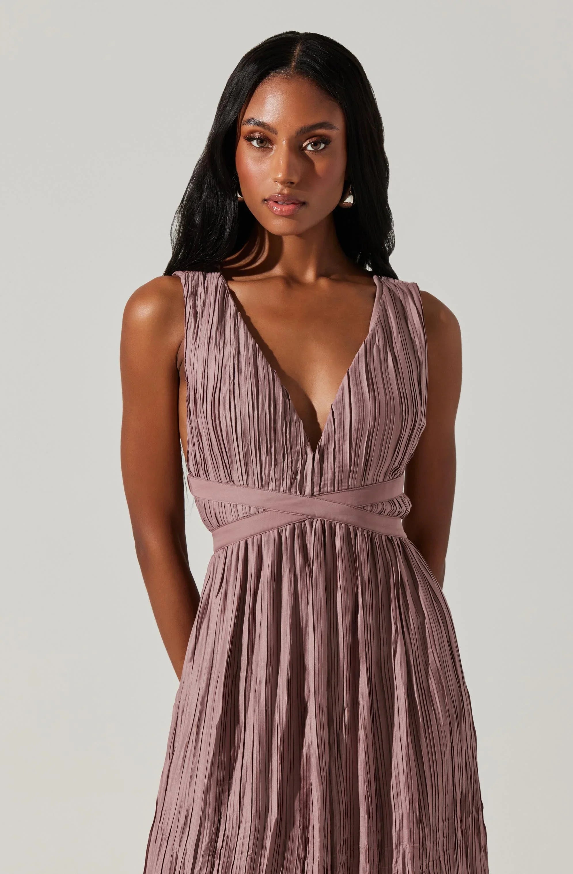 Lbruh Tesni Pleated Maxi Dress