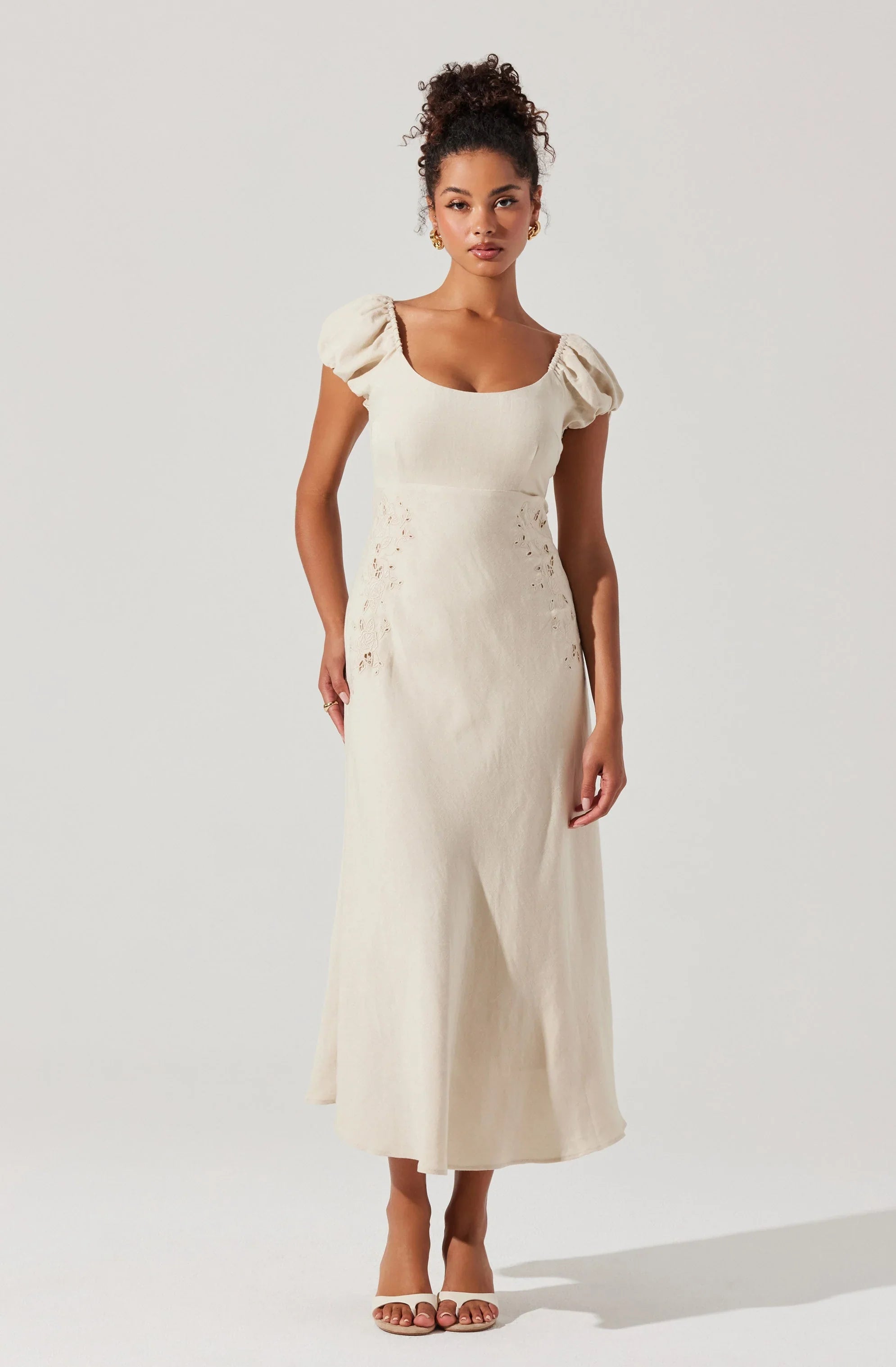 Lbruh Leocadia Embroidered Puff Sleeve Midi Dress