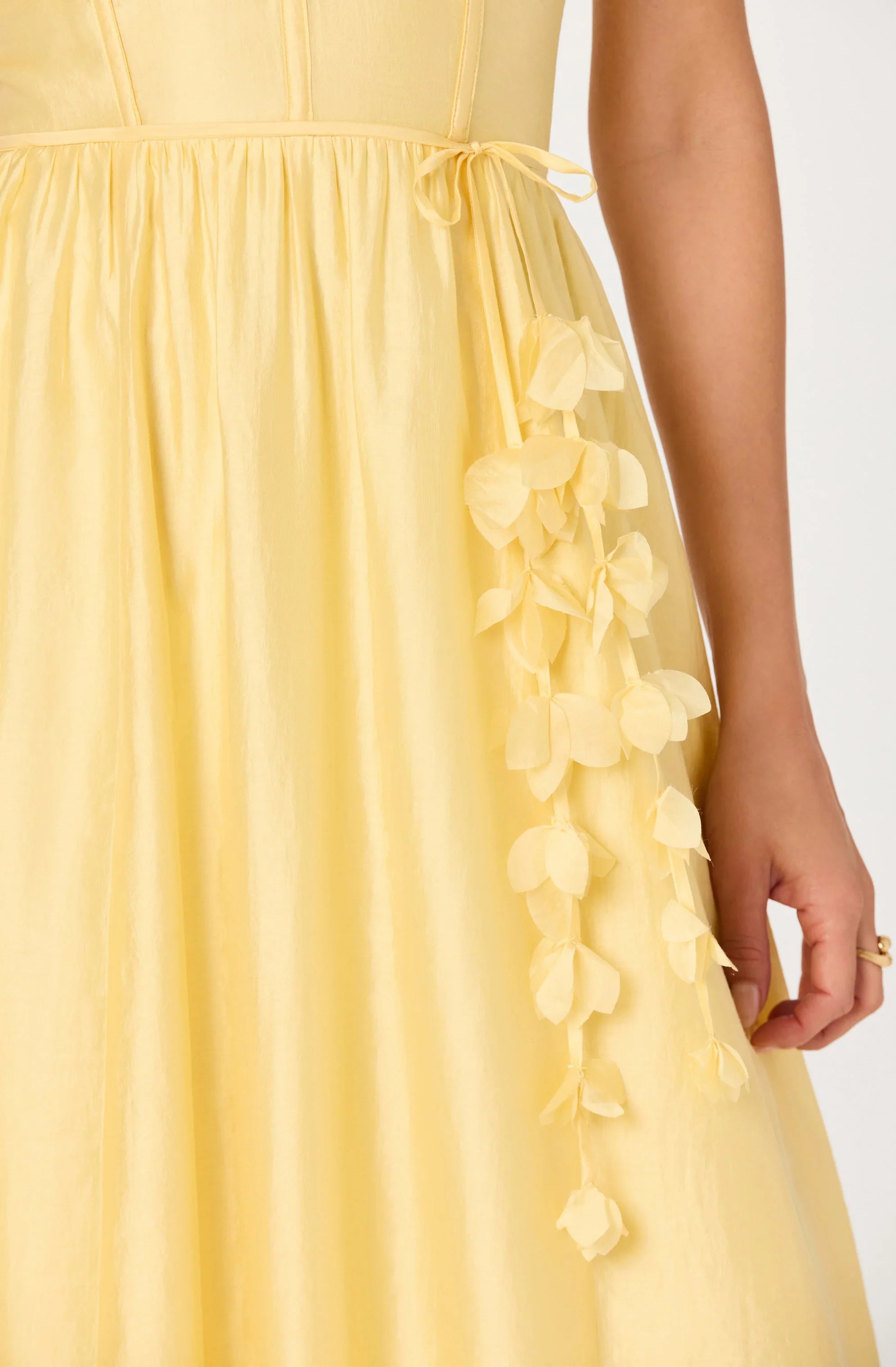 Inixyf Halcyon 3D Flower Appliqué Midi Dress