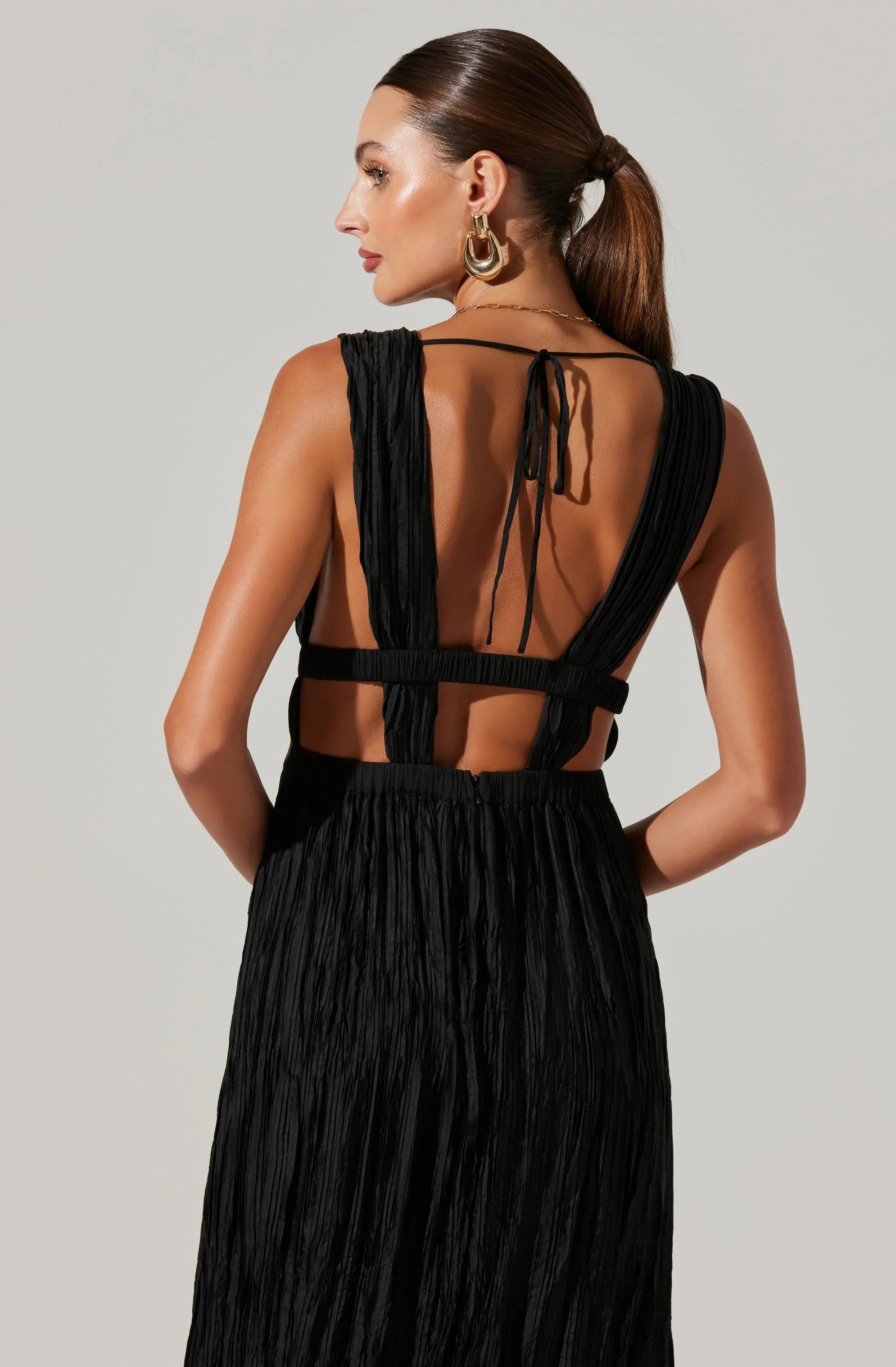 Lbruh Tesni Pleated Maxi Dress