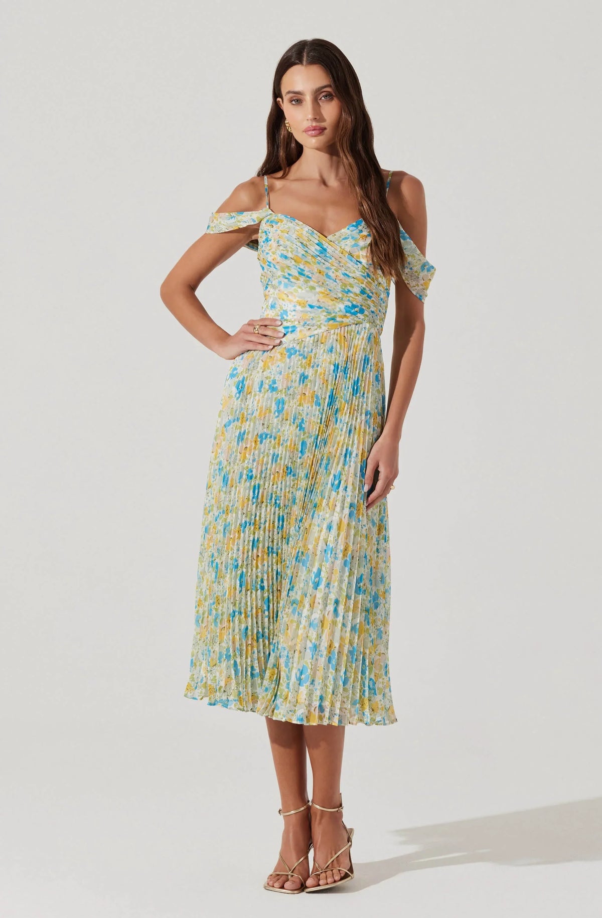 Lbruh Pleated Cold Shoulder Midi Dress