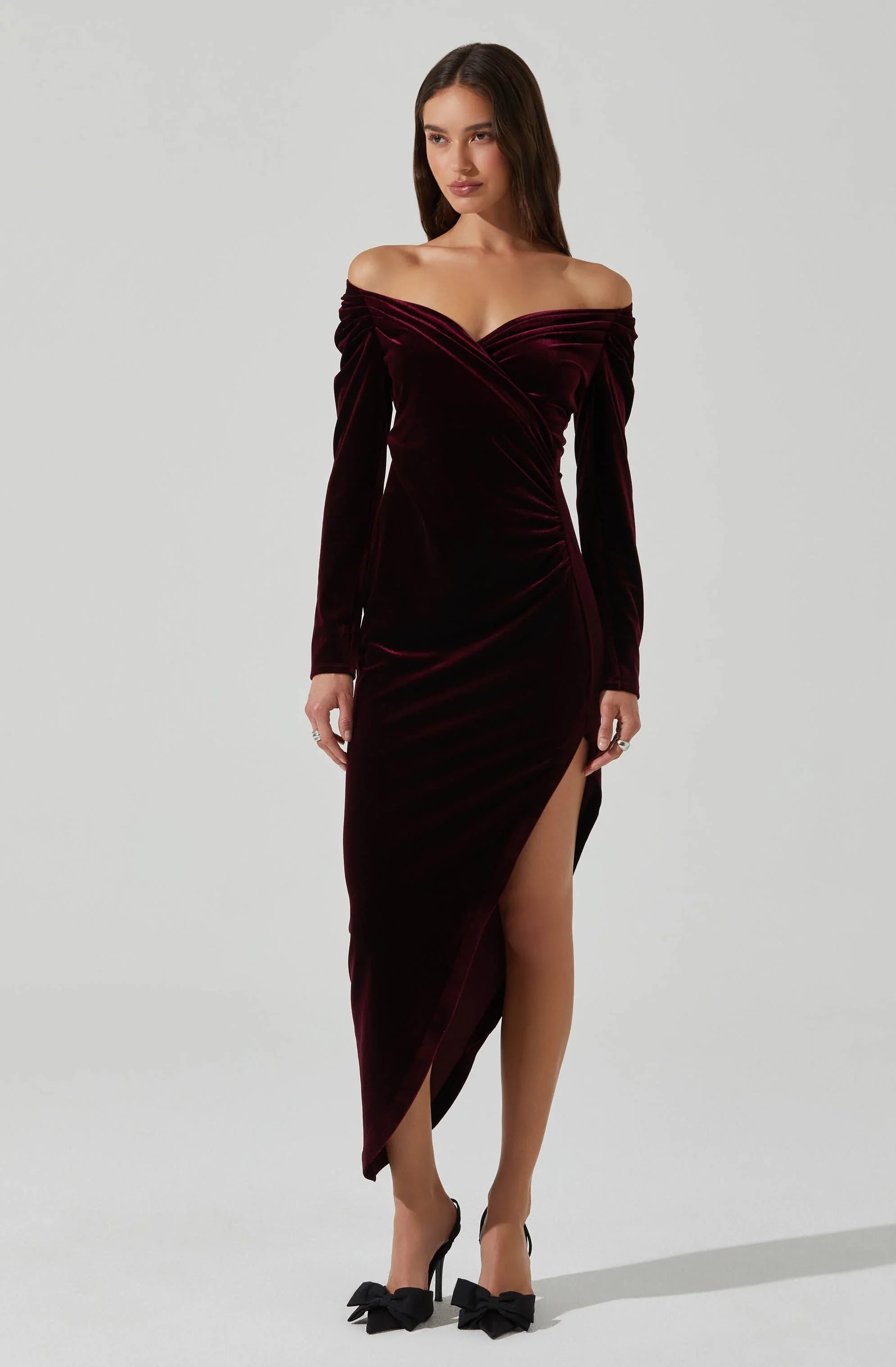 Lbruh Sirica Velvet Off Shoulder Dress