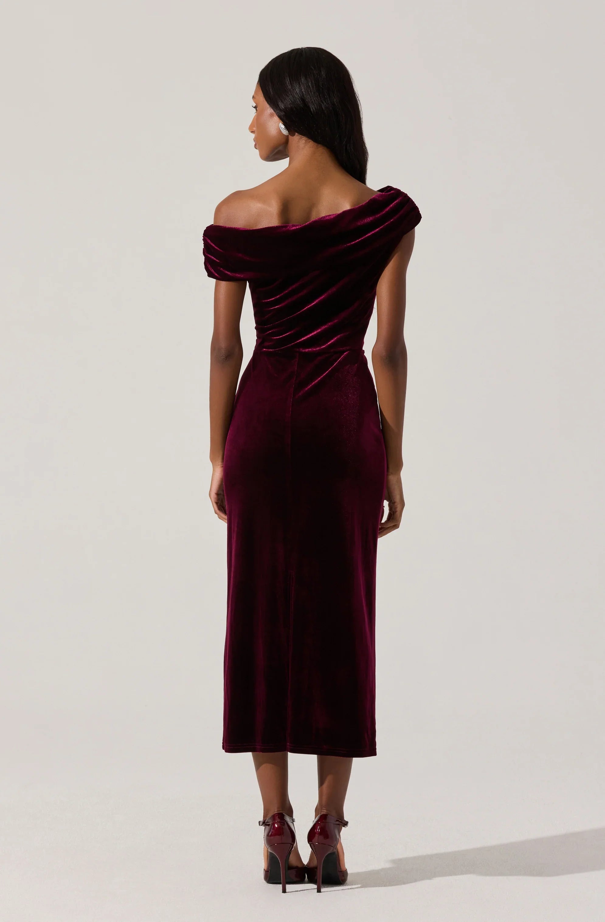Lbruh Velvet Off Shoulder Midi Dress
