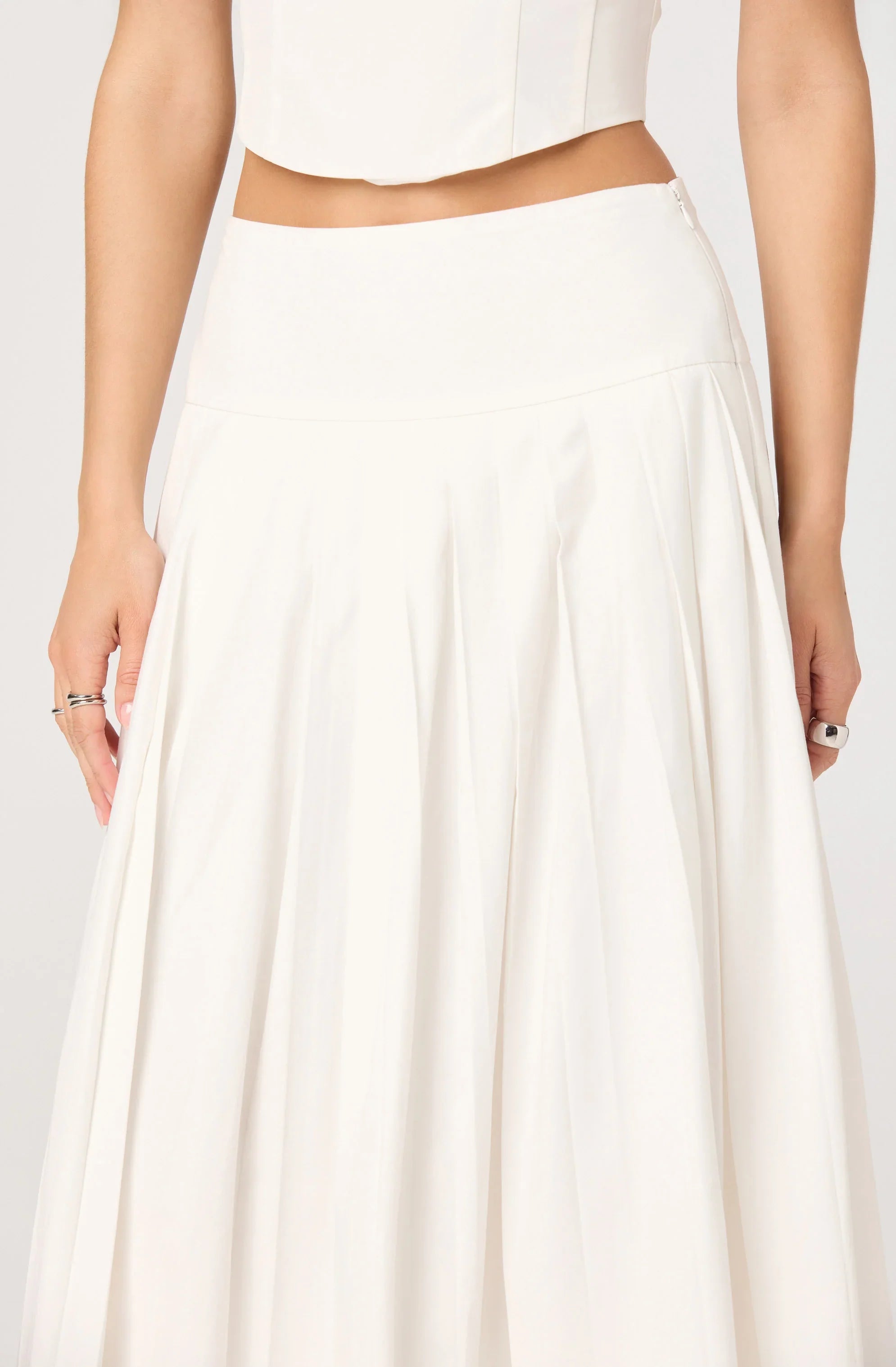 Inixyf Aubrianna Pleated Drop-Waist Midi Skirt